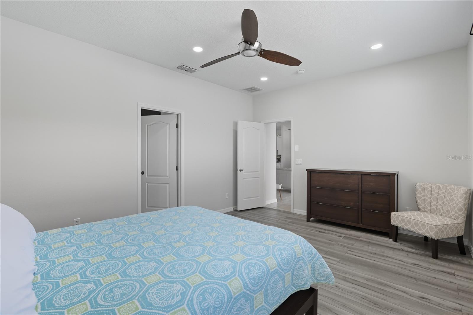 Image 15 of 34 For 12154 Beach Fern Road