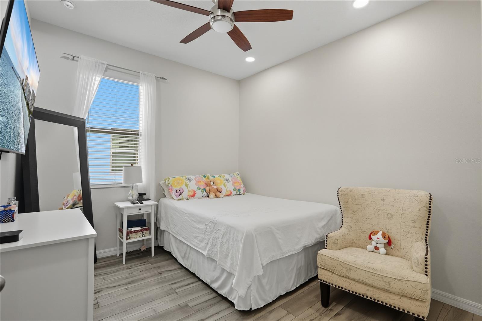 Image 16 of 34 For 12154 Beach Fern Road