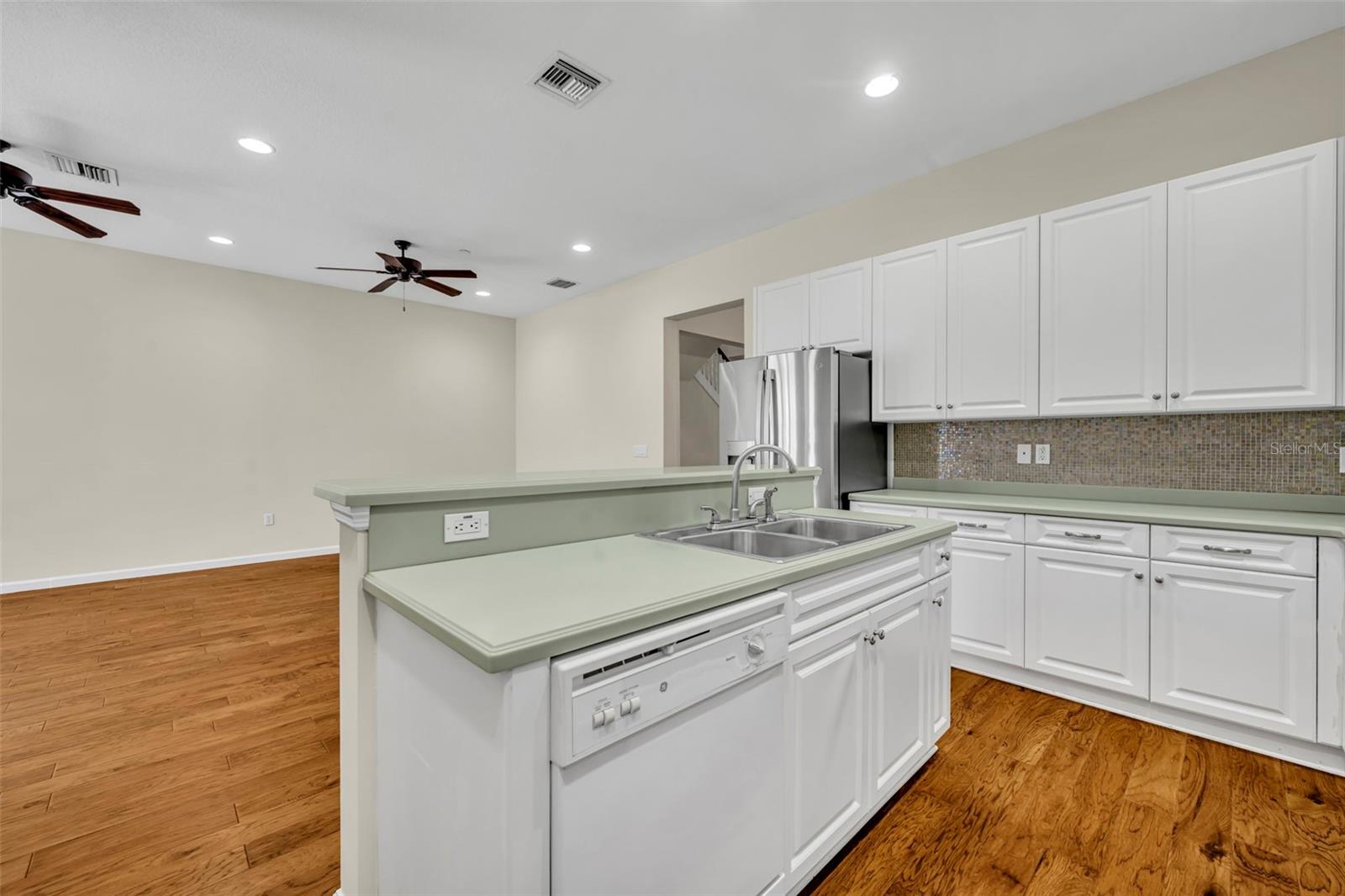 Image 21 of 52 For 4494 Twinview Lane