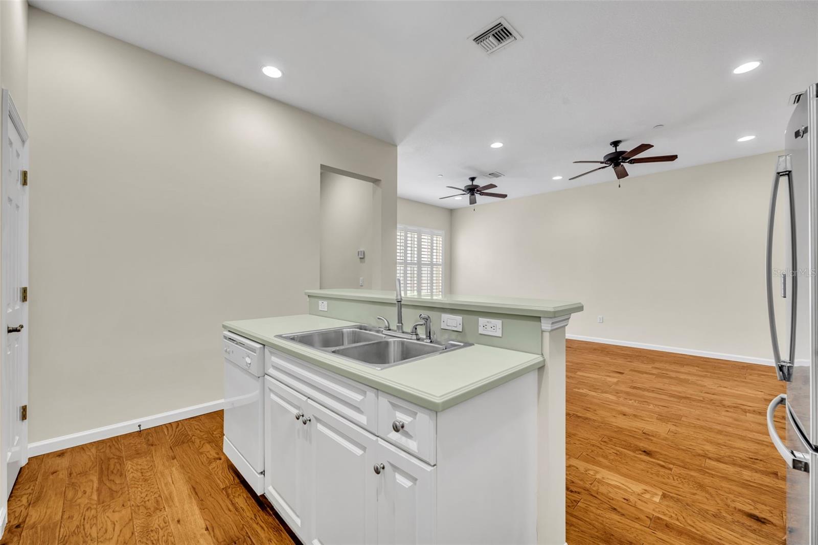 Image 22 of 52 For 4494 Twinview Lane