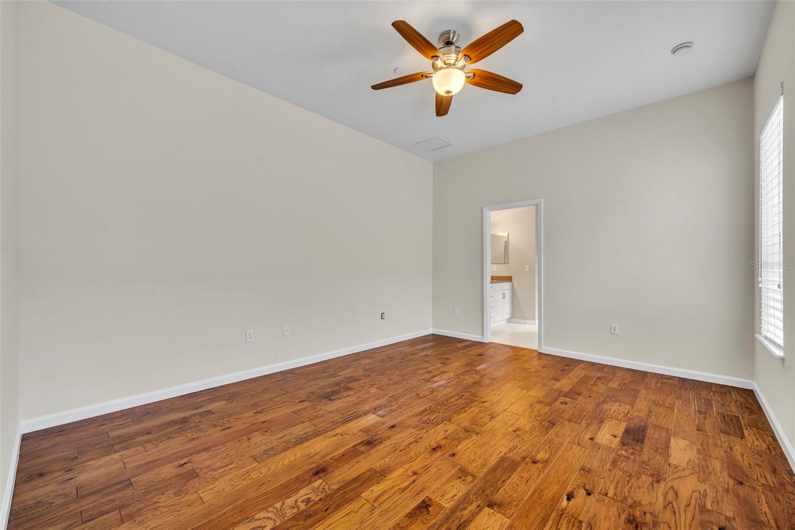 Image 25 of 52 For 4494 Twinview Lane