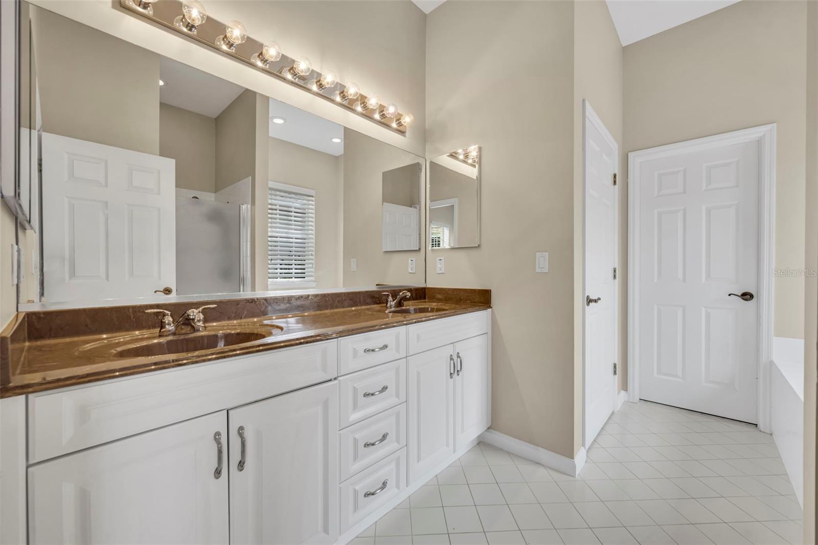 Image 27 of 52 For 4494 Twinview Lane