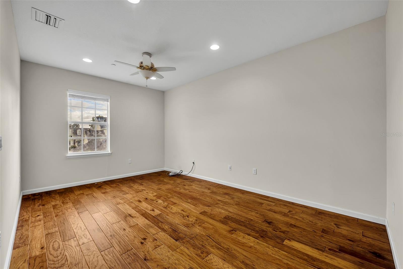 Image 31 of 52 For 4494 Twinview Lane