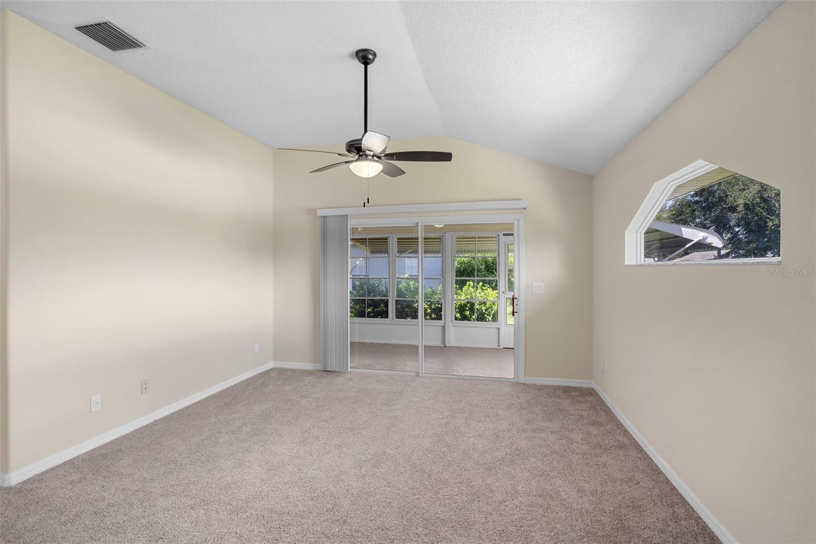 Image 14 of 59 For 5622 King James Avenue