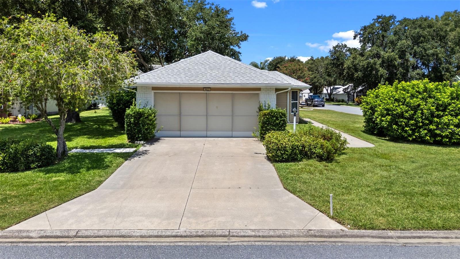 Image 4 of 59 For 5622 King James Avenue