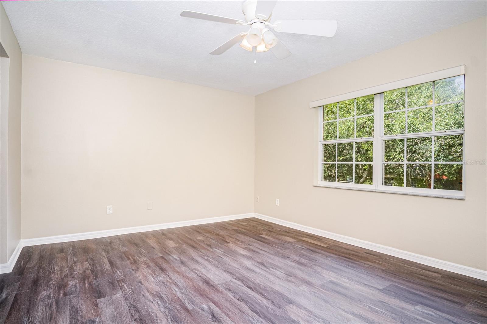 Image 11 of 26 For 4928 Tangerine Ave