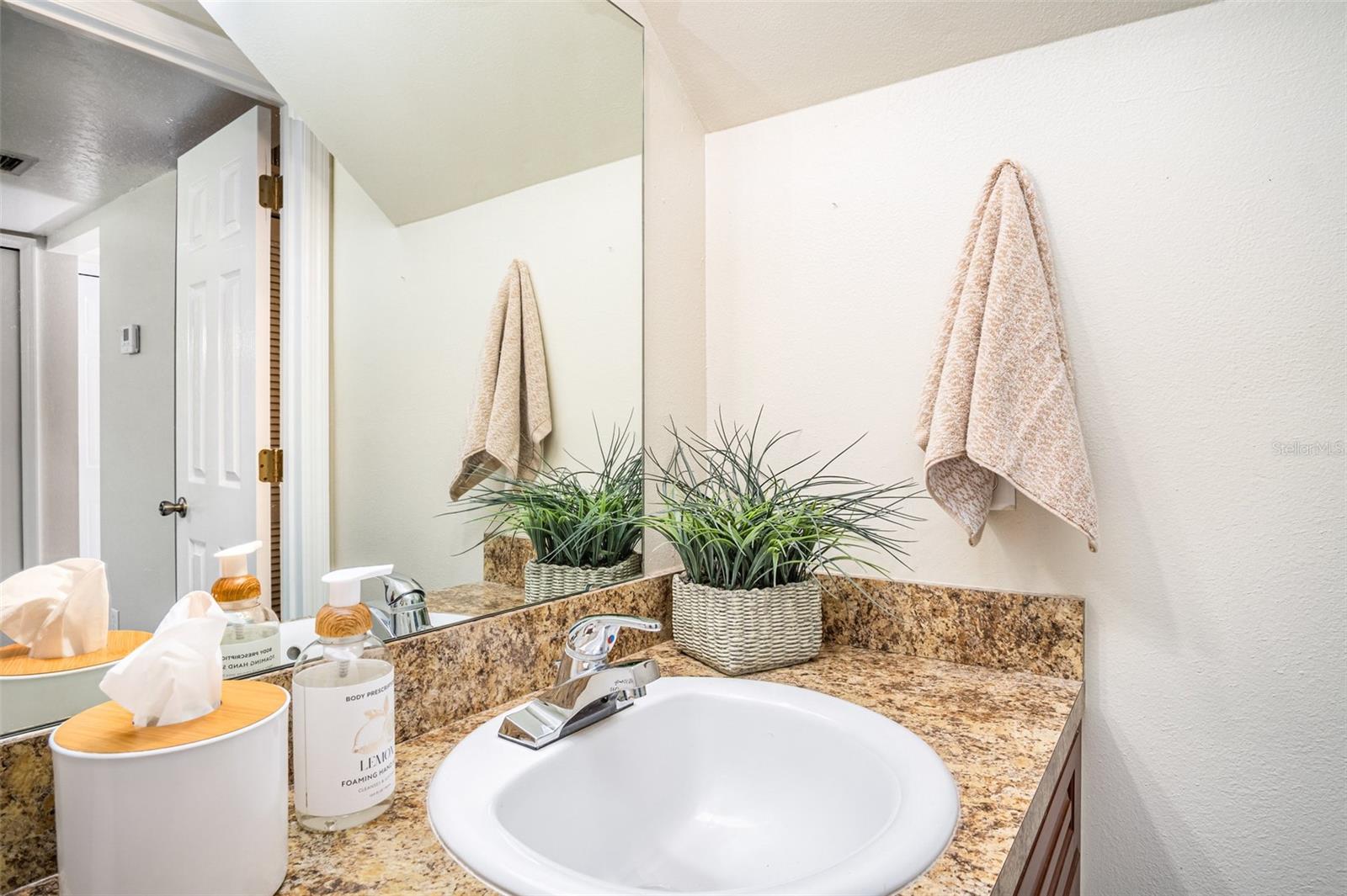 Image 7 of 26 For 4928 Tangerine Ave