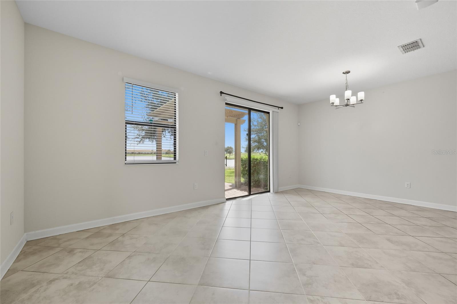 Image 16 of 45 For 1224 Royal St George Boulevard