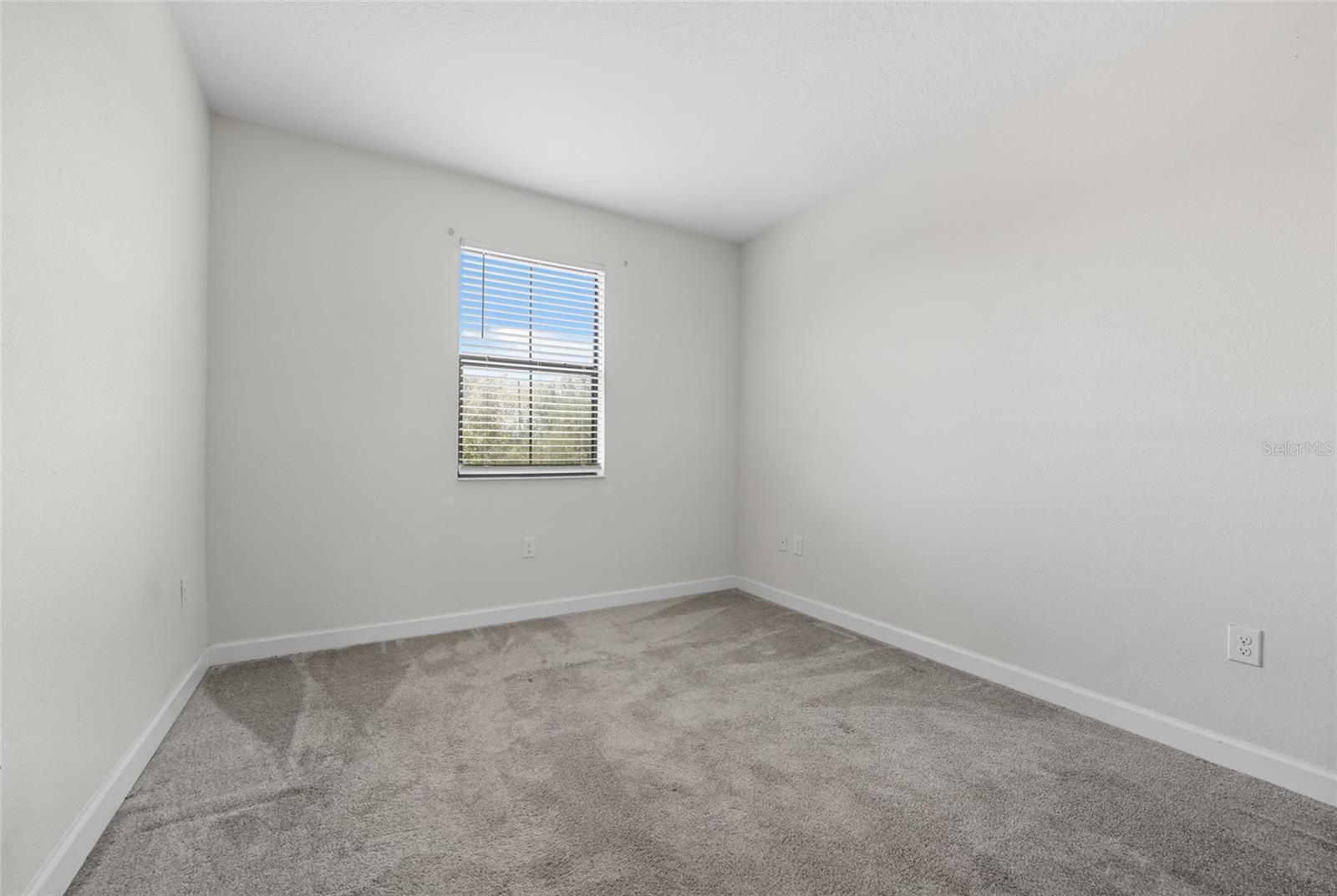 Image 27 of 45 For 1224 Royal St George Boulevard