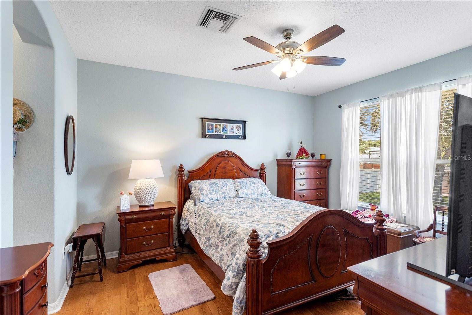 Image 12 of 29 For 13500 Biscayne Drive
