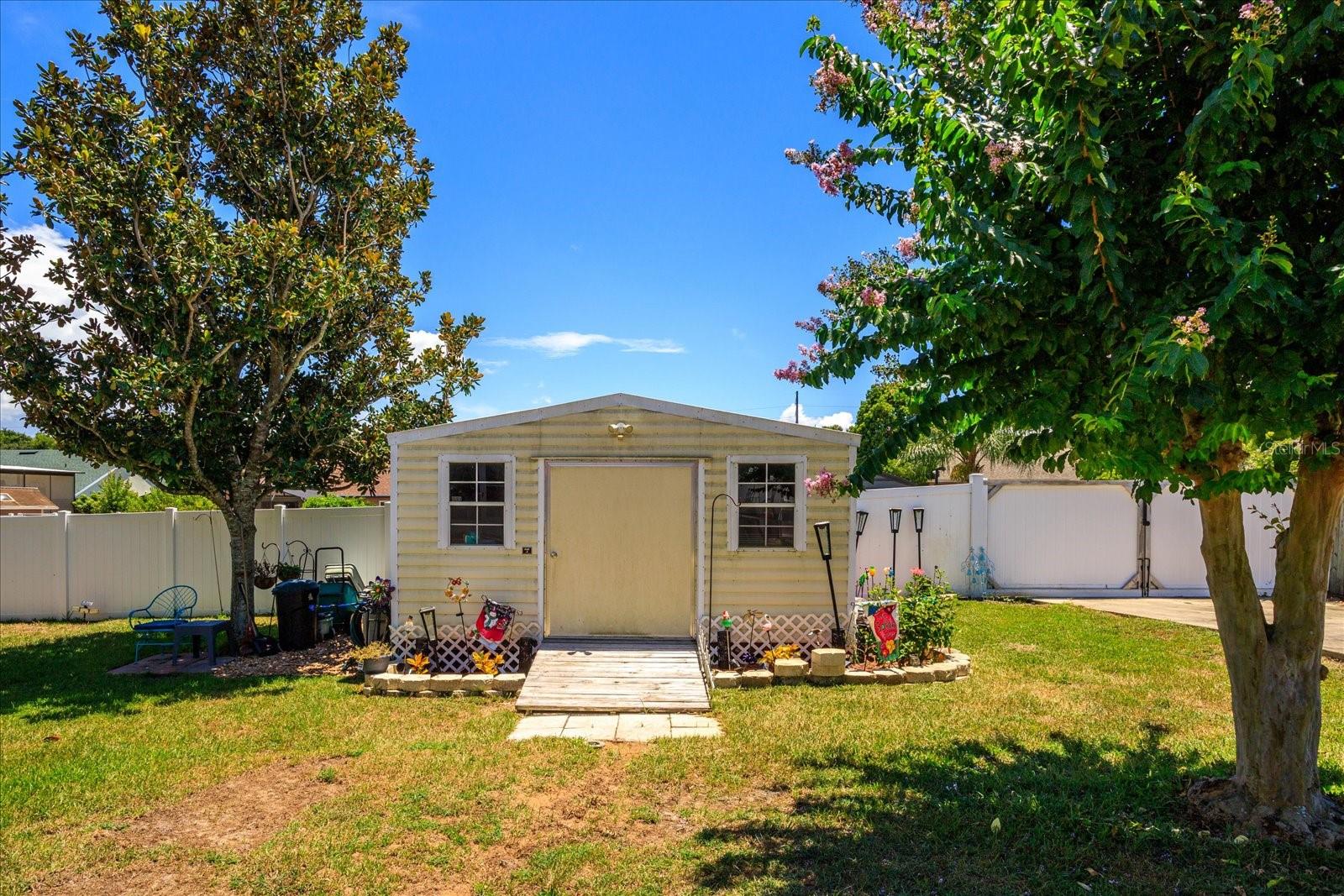 Image 26 of 29 For 13500 Biscayne Drive