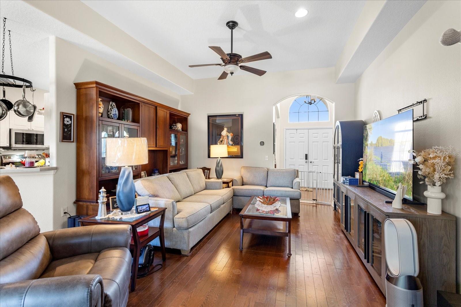 Image 7 of 29 For 13500 Biscayne Drive