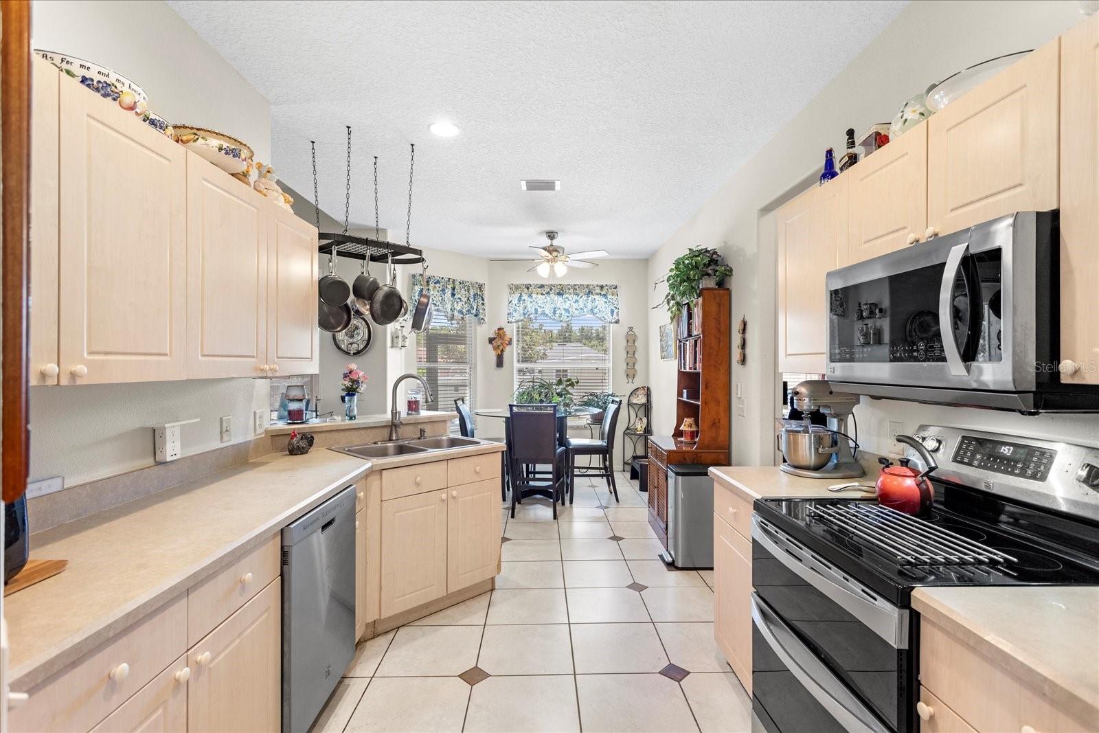 Image 9 of 29 For 13500 Biscayne Drive