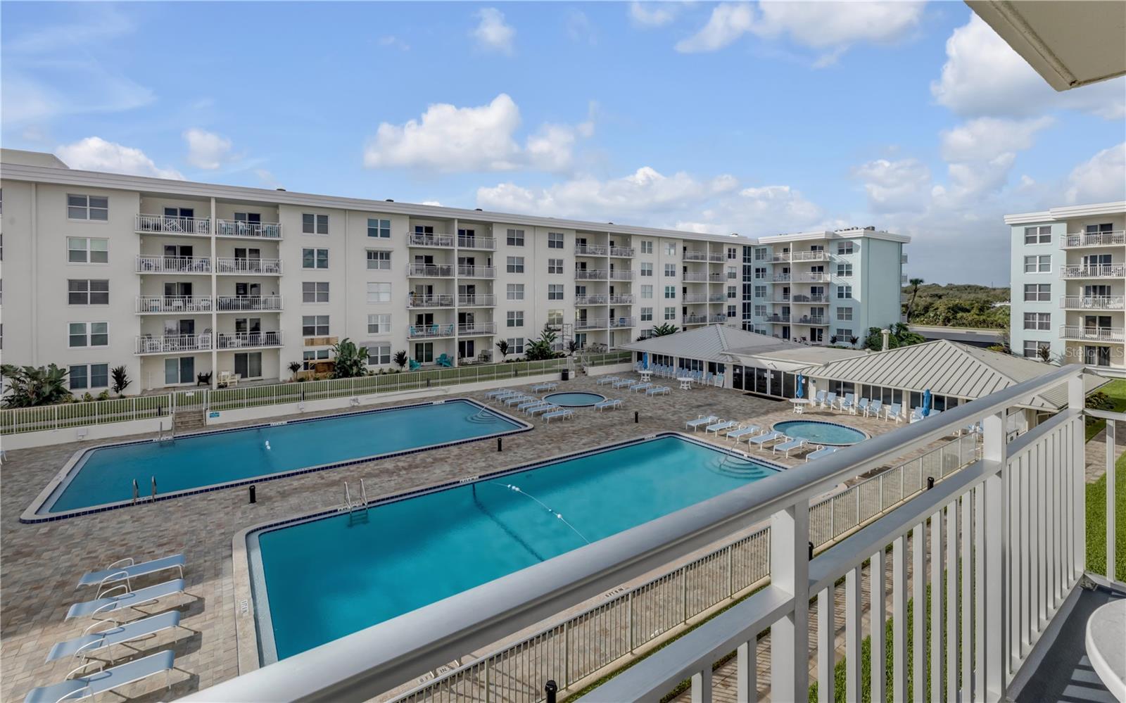 Image 31 of 51 For 4151 Atlantic Avenue 308