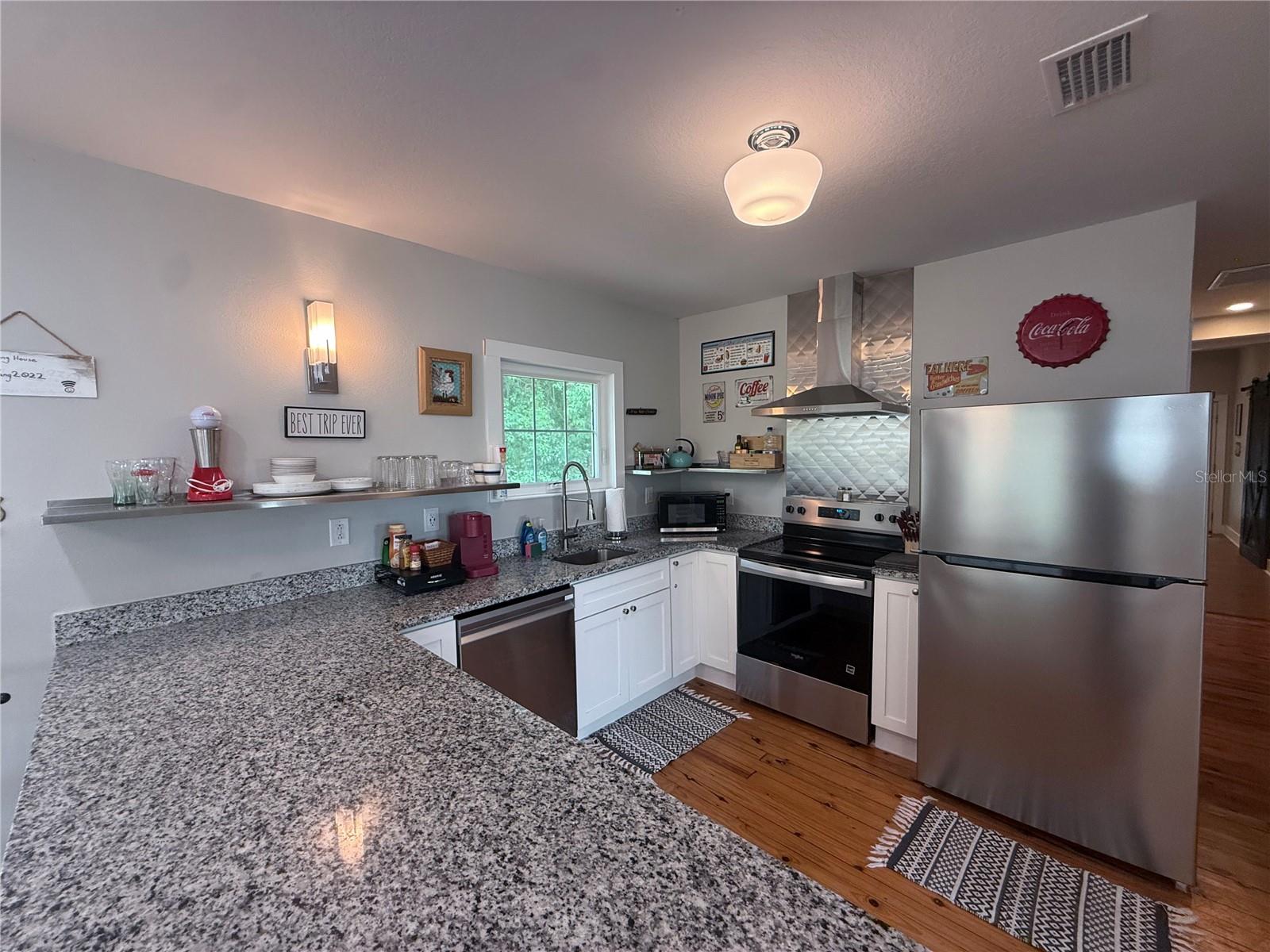 Image 11 of 32 For 20730 Powell Road