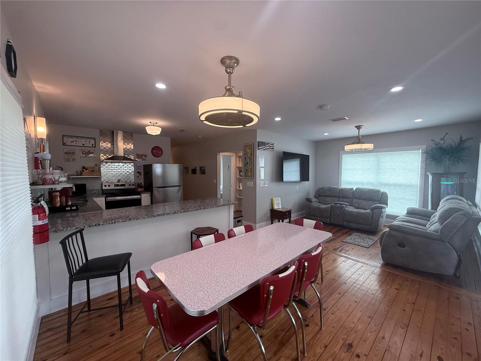 Image 12 of 32 For 20730 Powell Road