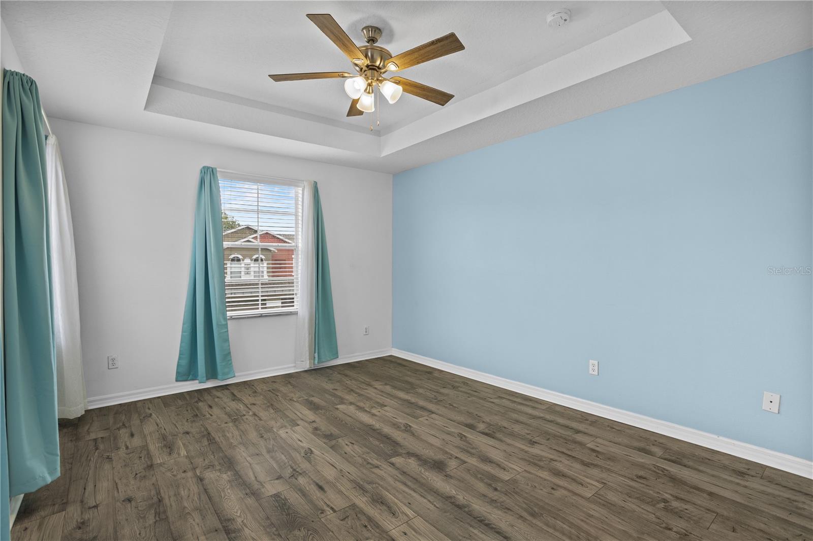 Image 13 of 24 For 9450 Silver Buttonwood Street