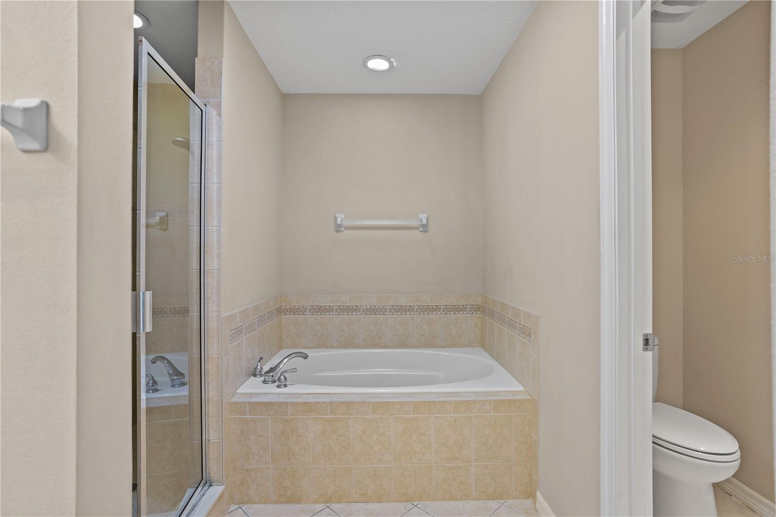 Image 15 of 24 For 9450 Silver Buttonwood Street