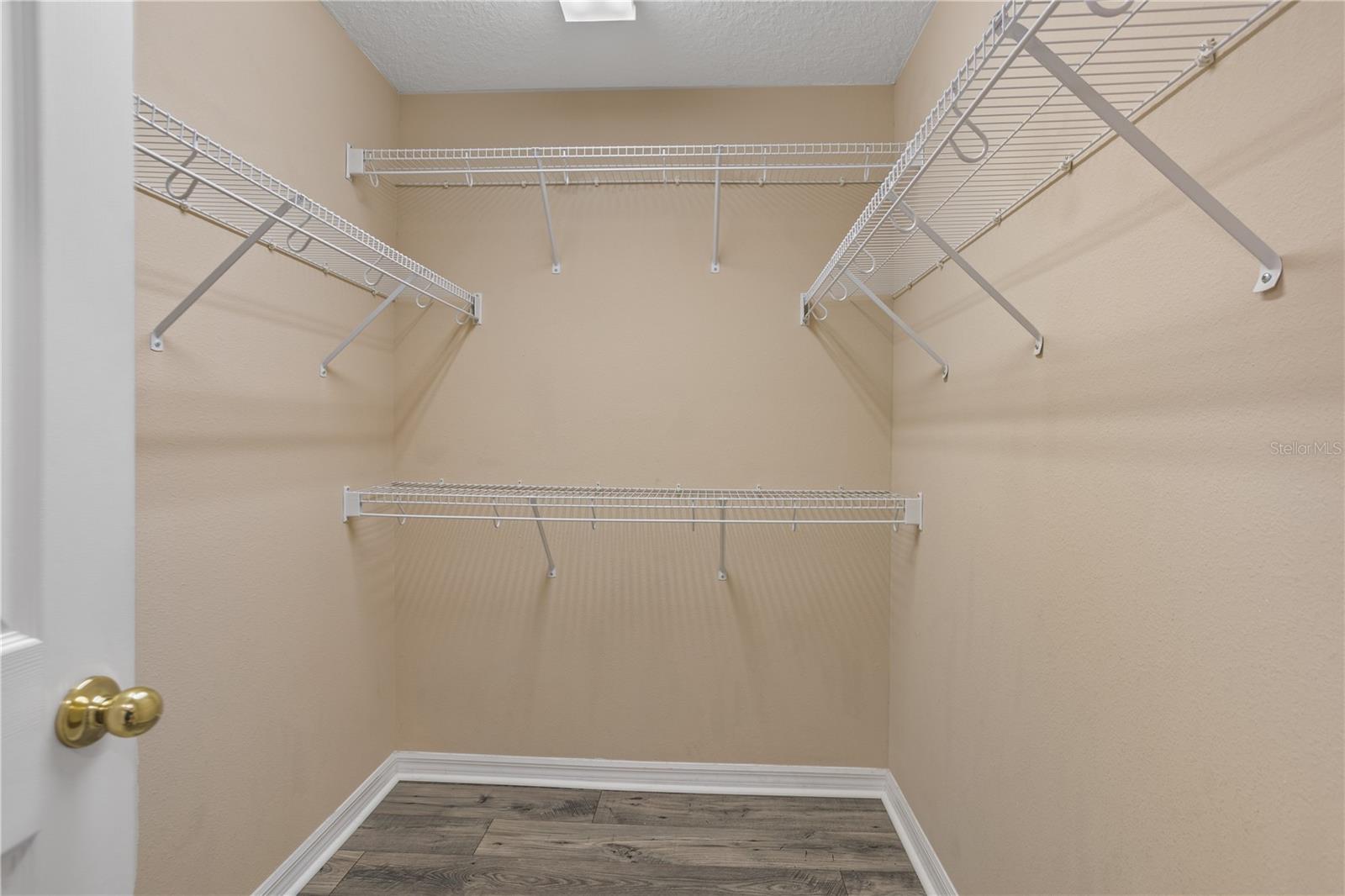 Image 16 of 24 For 9450 Silver Buttonwood Street