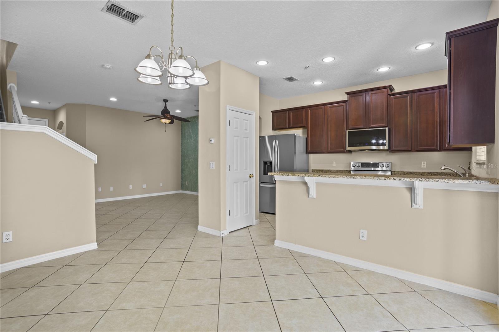 Image 2 of 24 For 9450 Silver Buttonwood Street