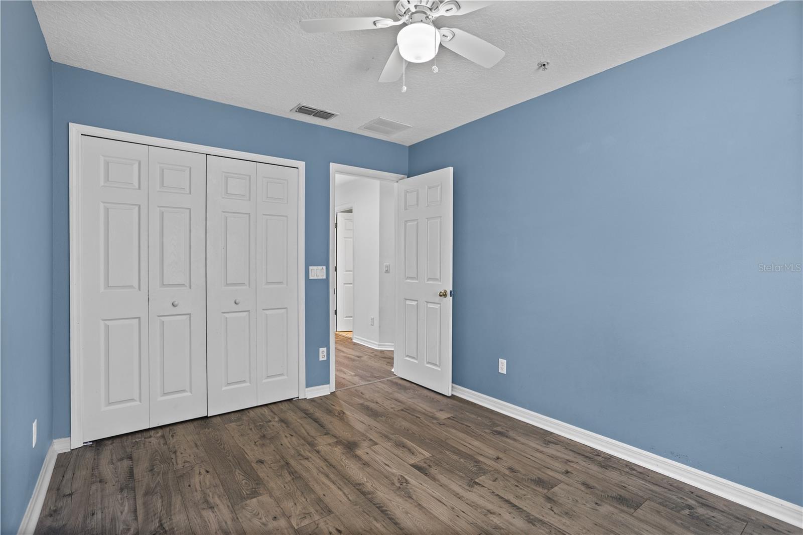 Image 21 of 24 For 9450 Silver Buttonwood Street