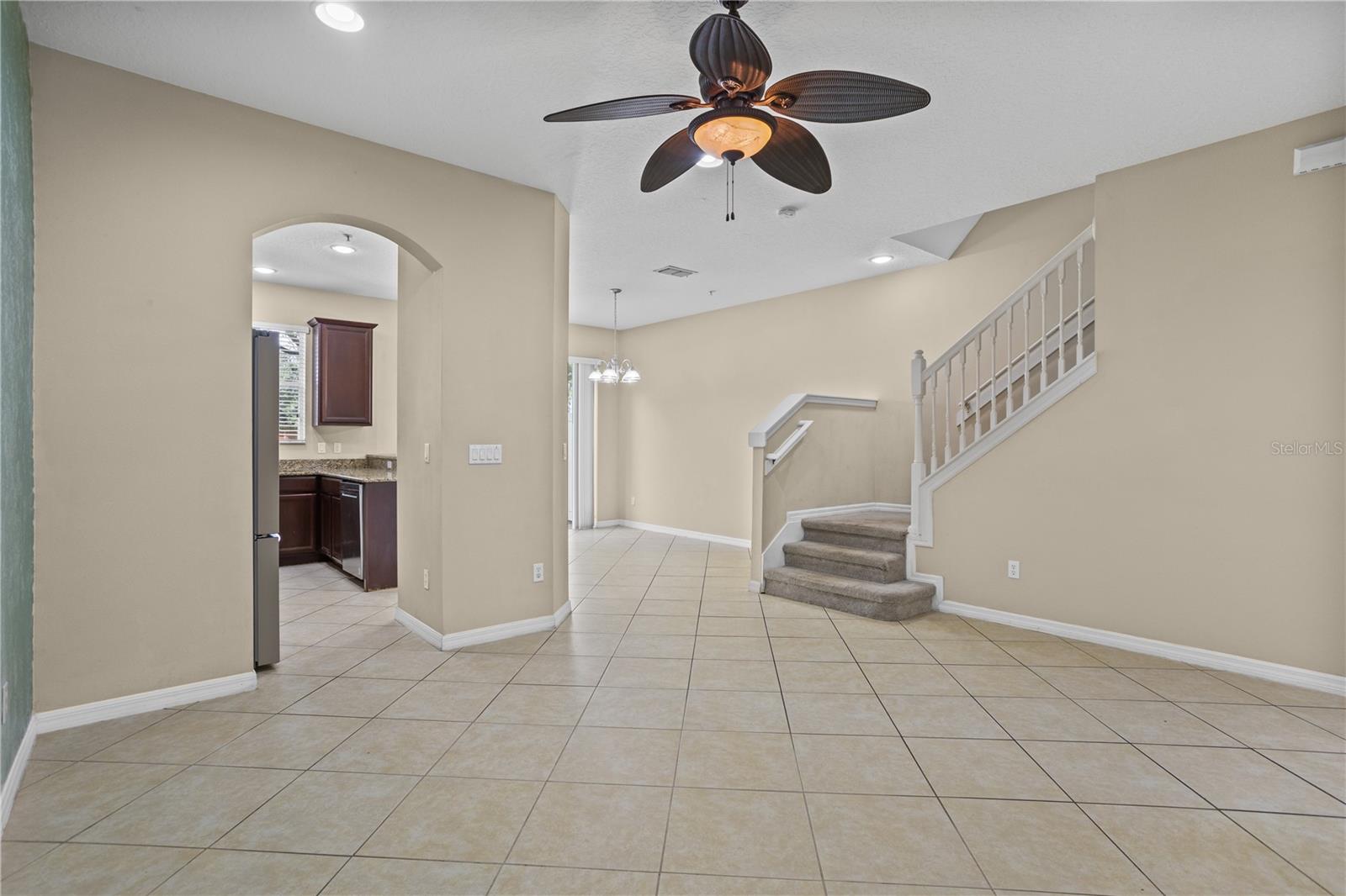 Image 3 of 24 For 9450 Silver Buttonwood Street