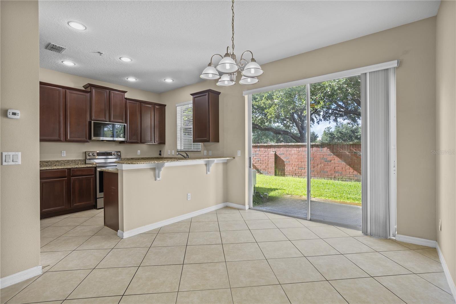 Image 4 of 24 For 9450 Silver Buttonwood Street
