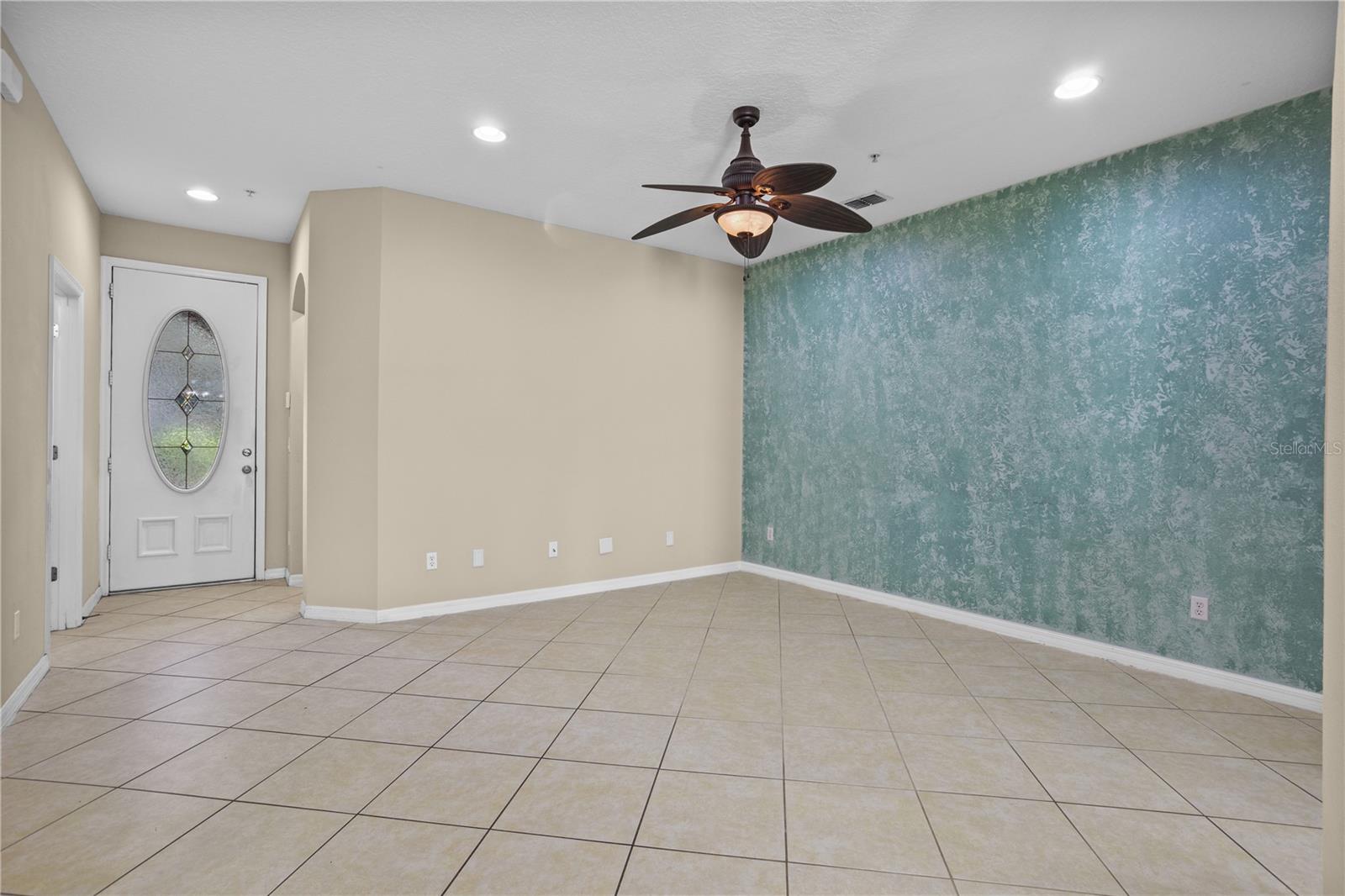 Image 5 of 24 For 9450 Silver Buttonwood Street