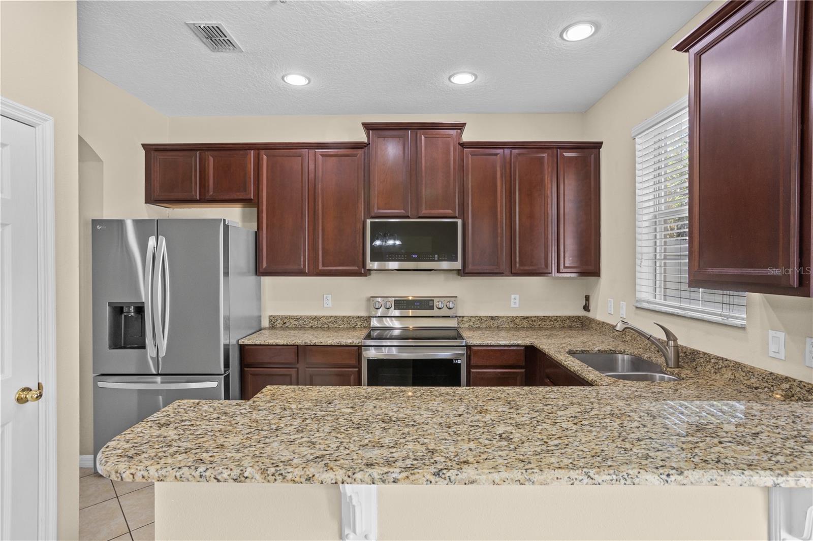 Image 6 of 24 For 9450 Silver Buttonwood Street