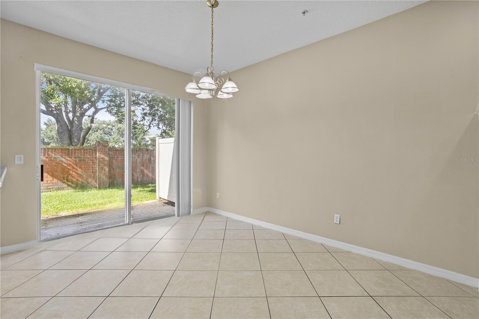 Image 8 of 24 For 9450 Silver Buttonwood Street