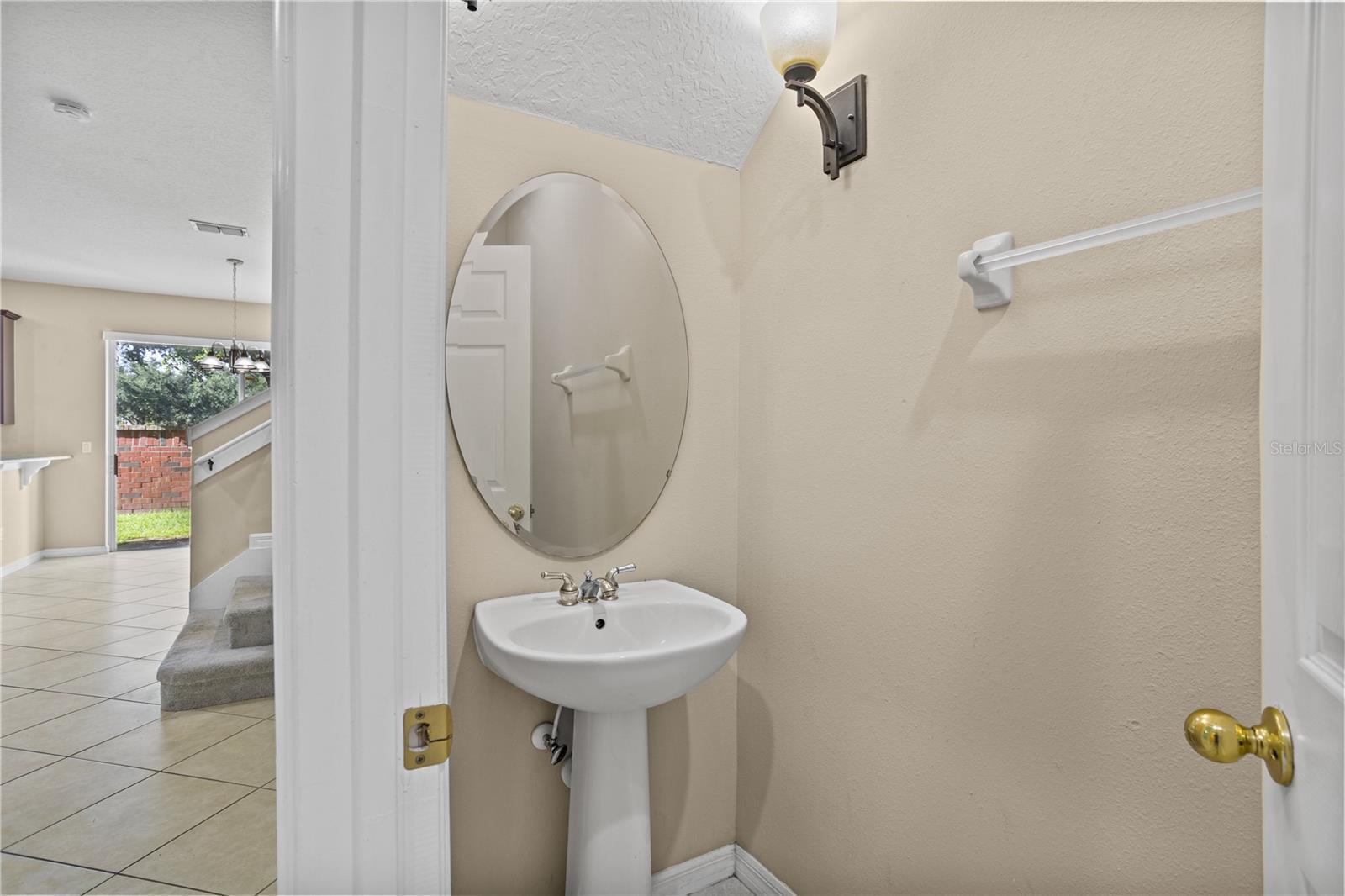 Image 9 of 24 For 9450 Silver Buttonwood Street
