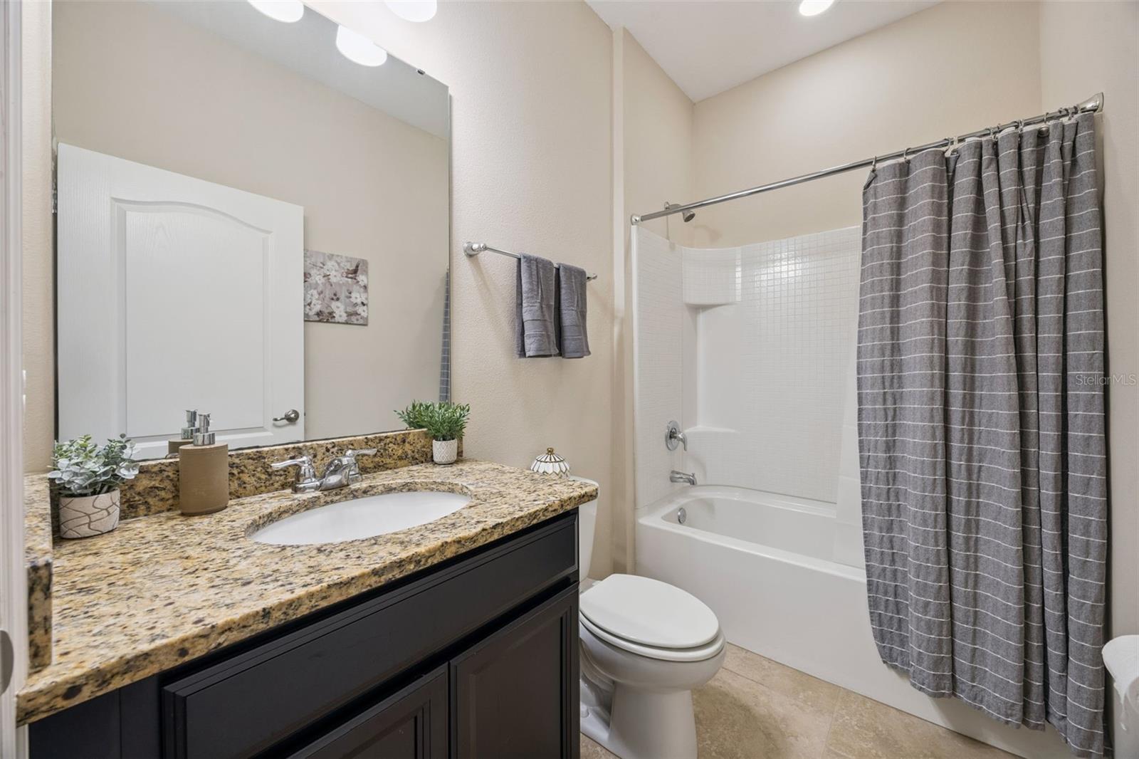 Image 10 of 56 For 653 Victoria Trails Boulevard