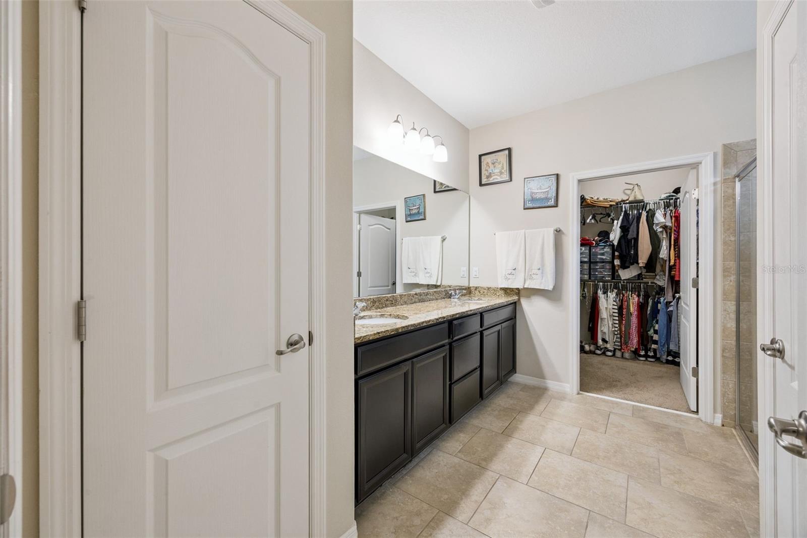 Image 19 of 56 For 653 Victoria Trails Boulevard