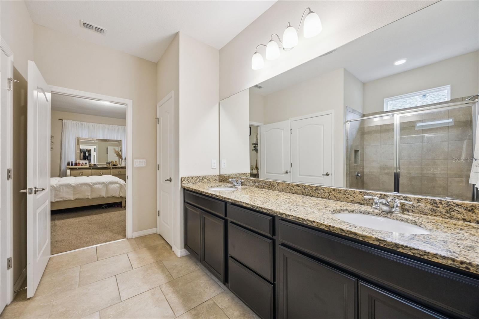 Image 22 of 56 For 653 Victoria Trails Boulevard