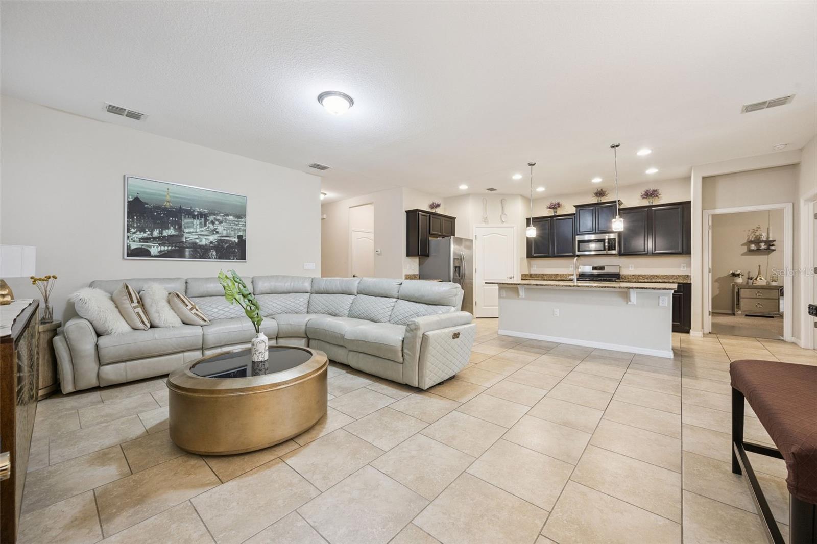 Image 29 of 56 For 653 Victoria Trails Boulevard