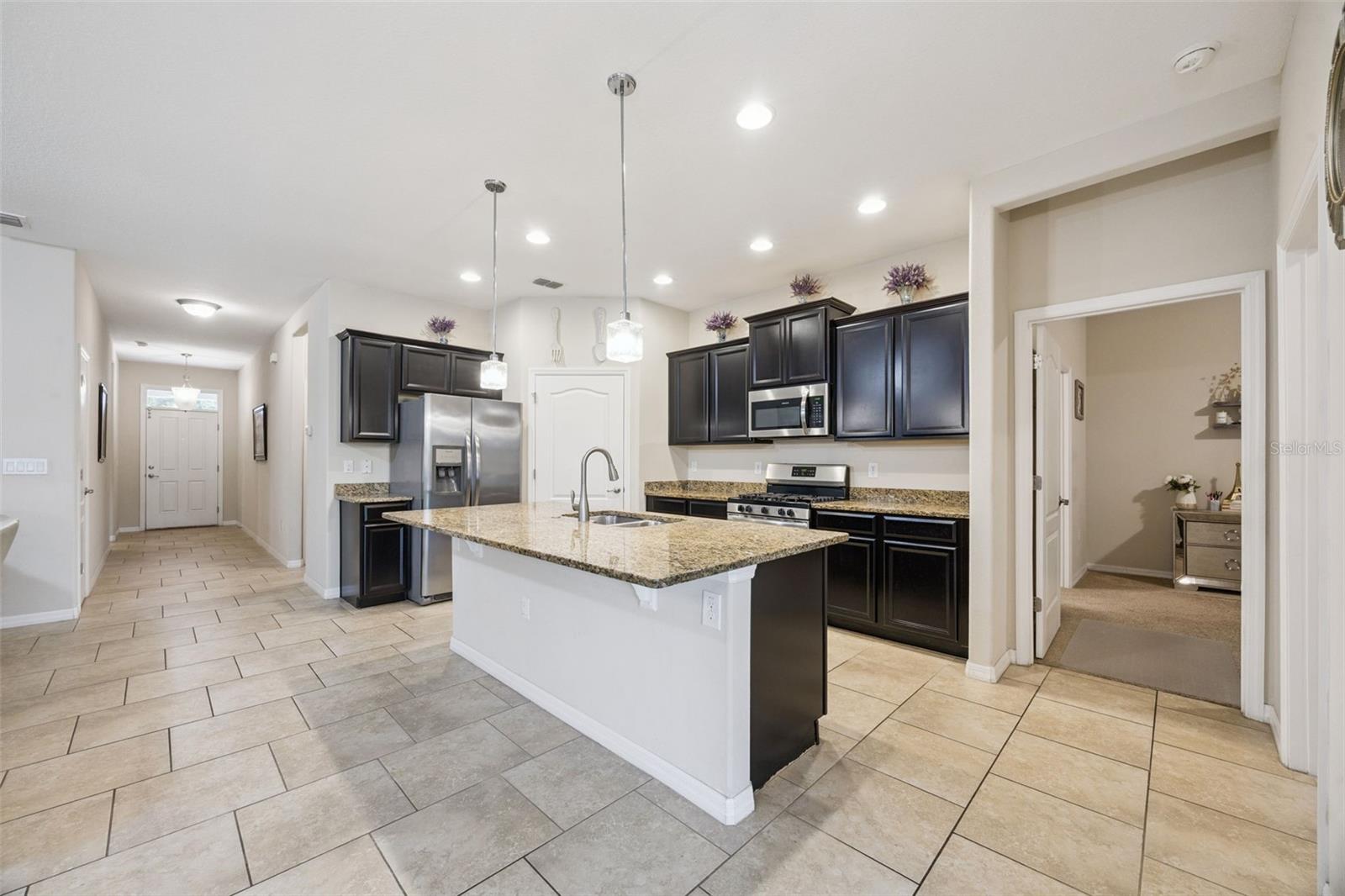 Image 32 of 56 For 653 Victoria Trails Boulevard