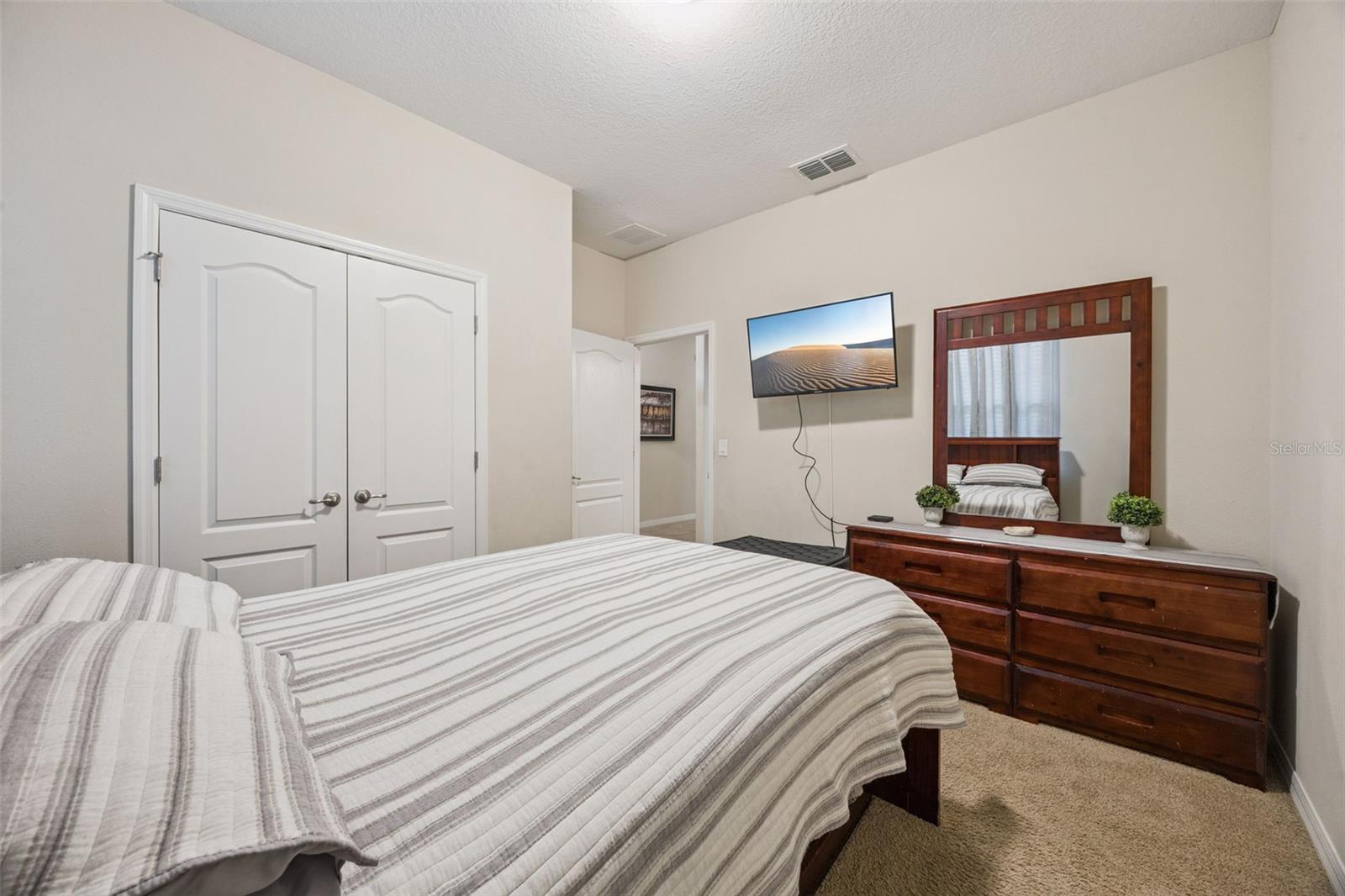 Image 9 of 56 For 653 Victoria Trails Boulevard