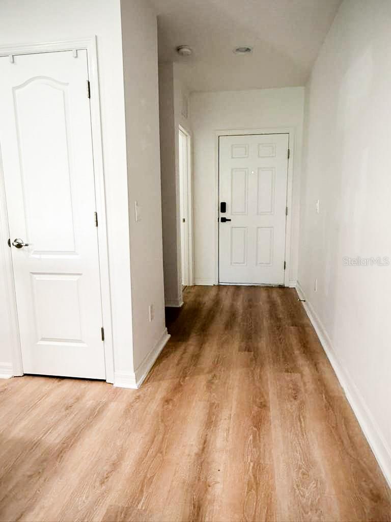 Listing photo id 19 for 600 Northern Way 901