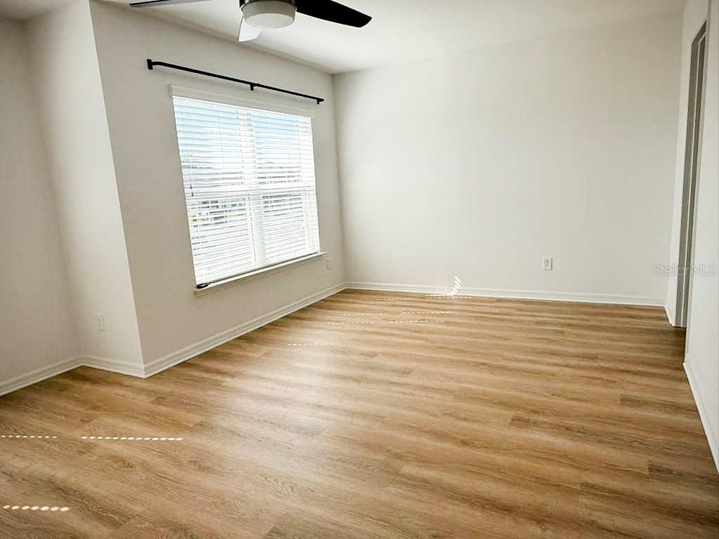 Listing photo id 22 for 600 Northern Way 901