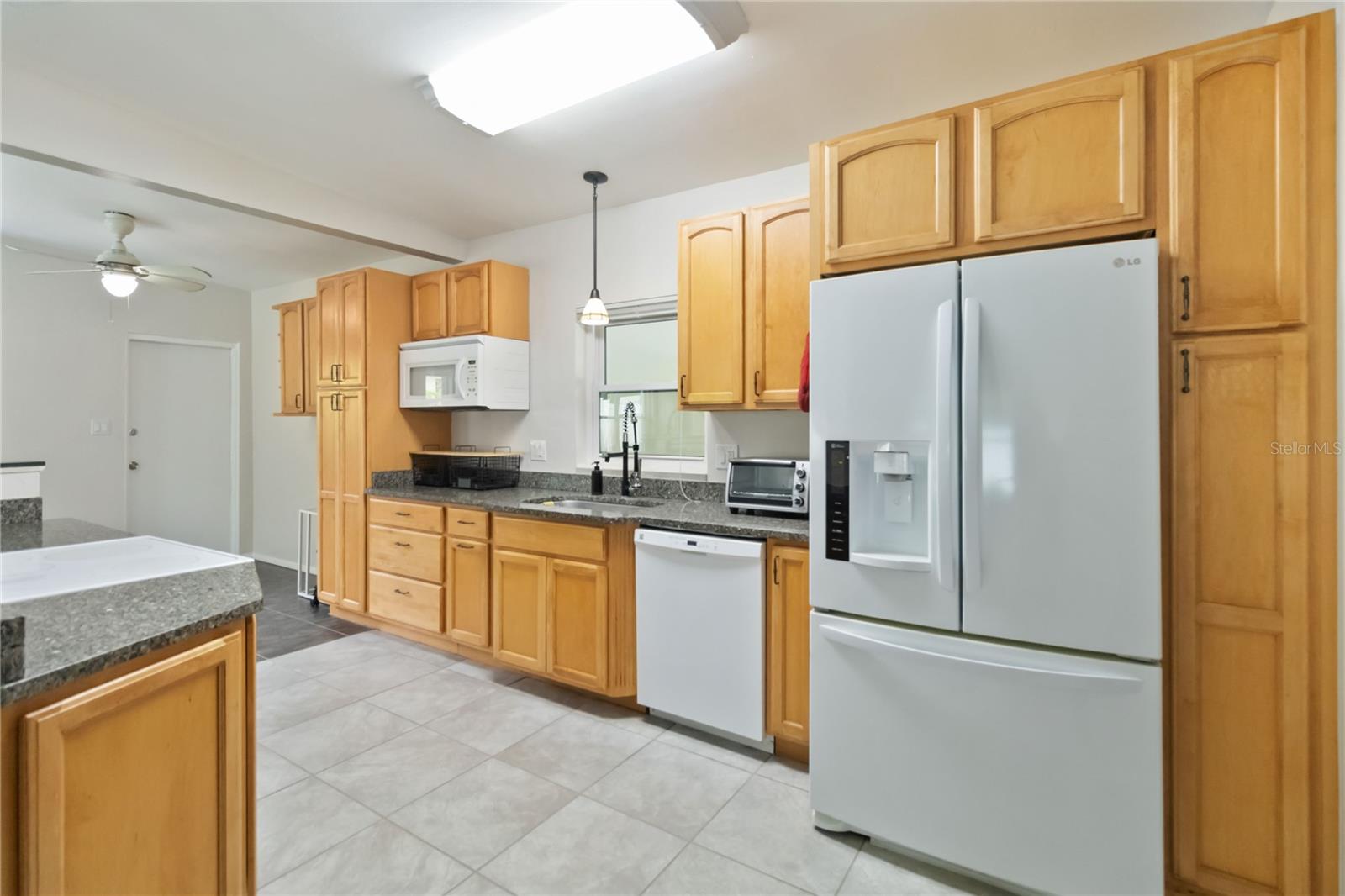 Image 10 of 33 For 428 Selkirk Drive