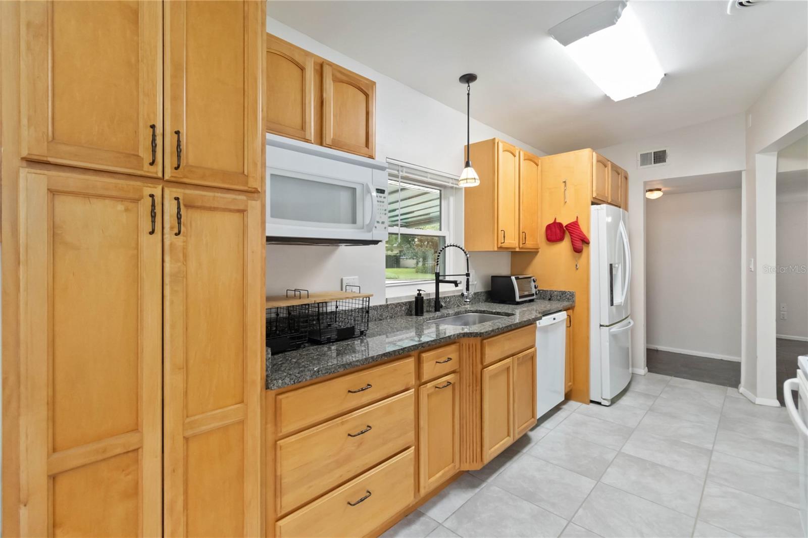 Image 11 of 33 For 428 Selkirk Drive