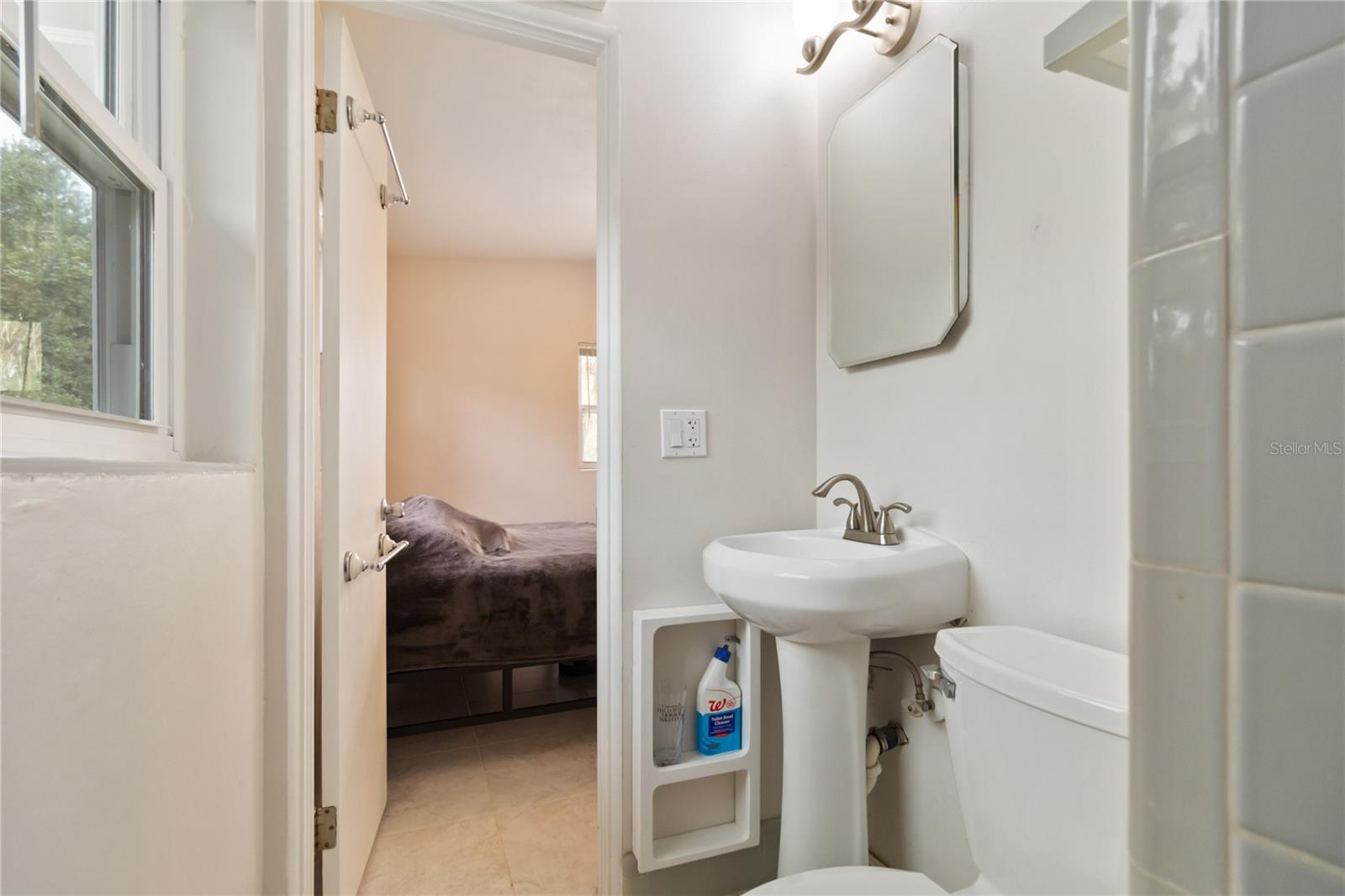 Image 17 of 33 For 428 Selkirk Drive