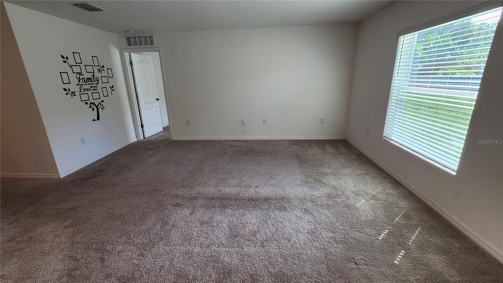 Image 10 of 39 For 832 Sorrel Street Nw