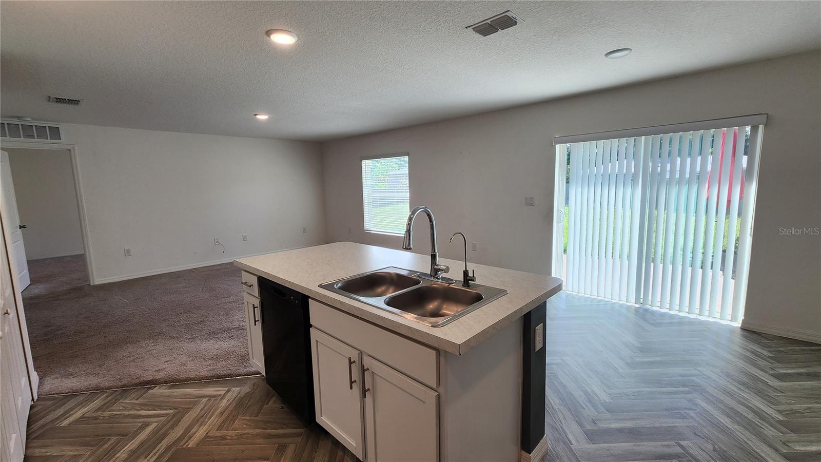 Image 8 of 39 For 832 Sorrel Street Nw