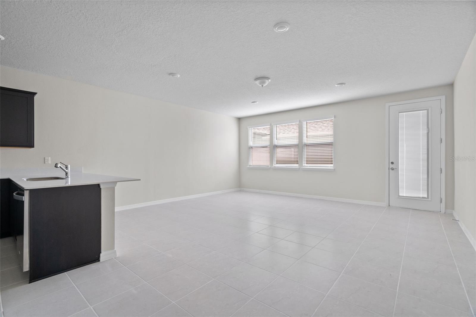 Image 8 of 21 For 4588 Maple Waltz Alley