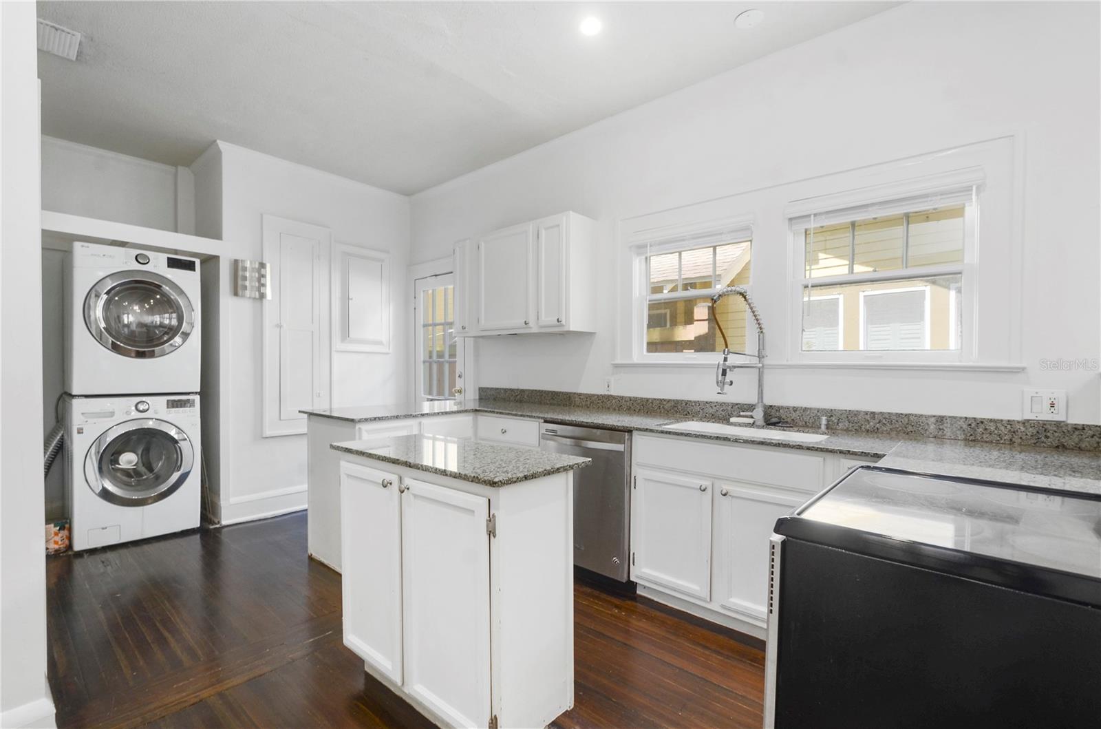 Image 11 of 25 For 1202 Washington Street
