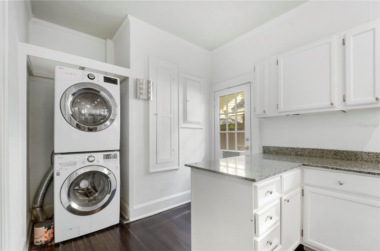 Image 12 of 25 For 1202 Washington Street