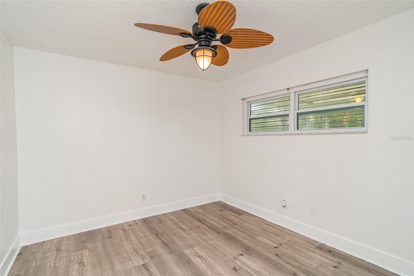 Image 20 of 31 For 2048 Berry Roberts Drive