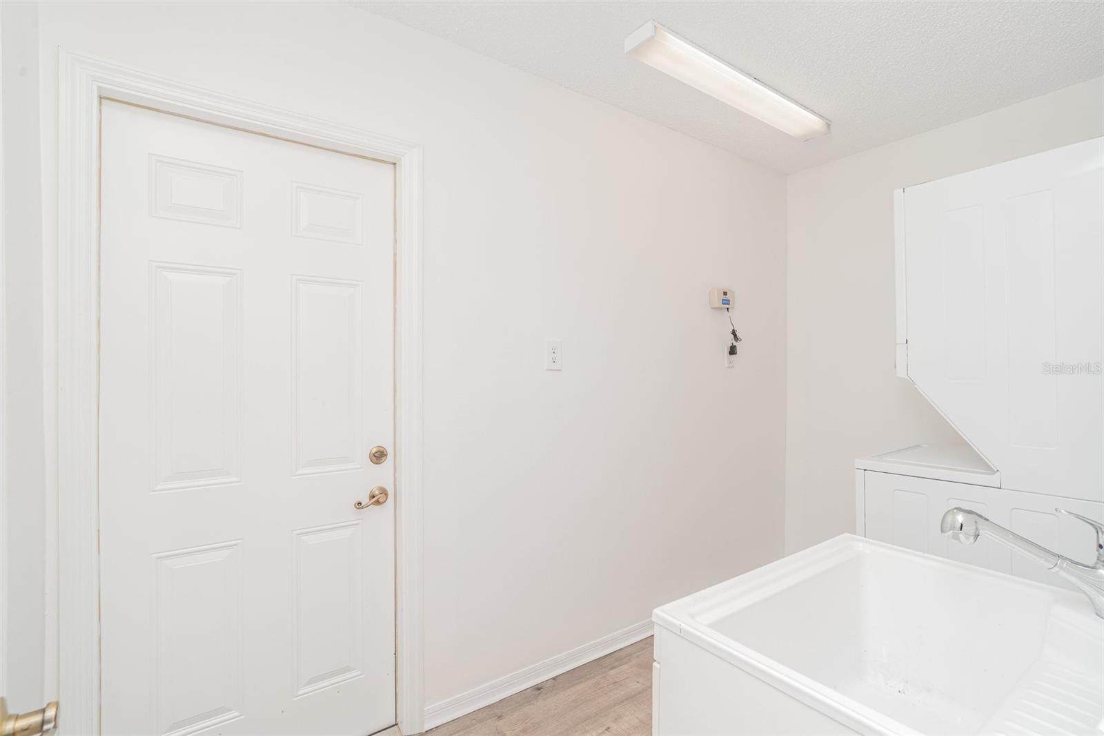 Image 23 of 31 For 2048 Berry Roberts Drive