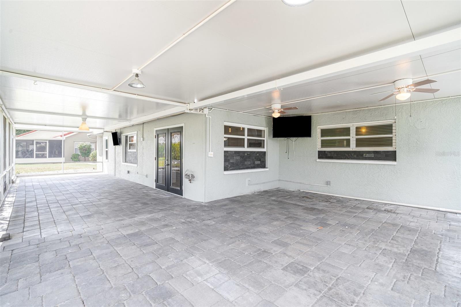Image 25 of 31 For 2048 Berry Roberts Drive